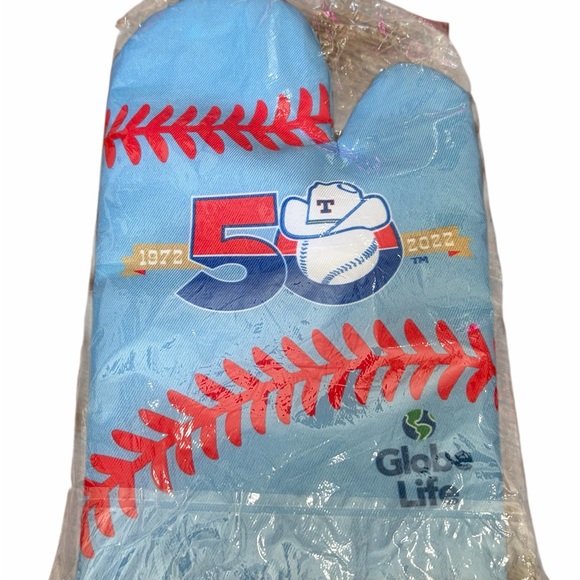 Texas Rangers 50th Anniversary Oven Mitt - 2022 SGA Stadium Giveaway NIP - Picture 2 of 2